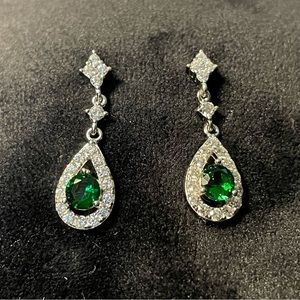 Dangle Earrings Sparkling Green and 925 Silver